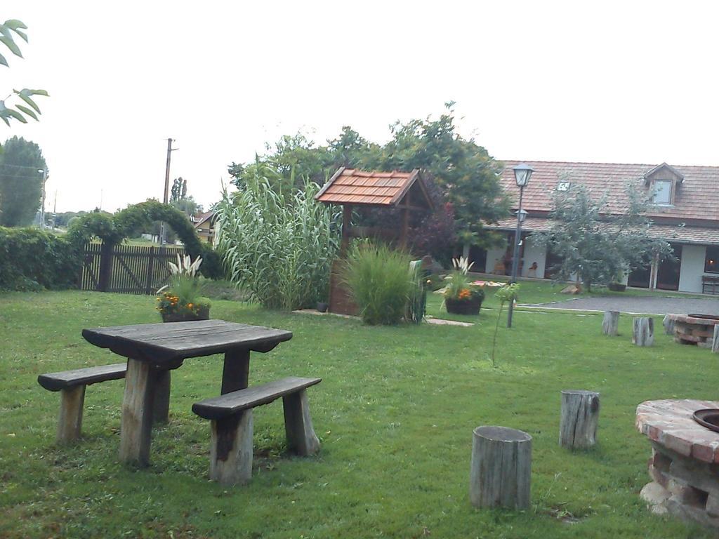 Kiad-Lak Apartmanok - Szep Kartya Elfogado Abadszalok Exterior foto